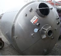 Stainless Steel Tanks: Used 2000 gallon sanitary 316 stainless steel insulated tank