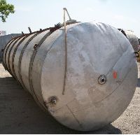 Stainless Steel Tanks:Used 5500 gallon 304 stainless steel vertical storage tank