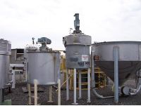 Stainless Steel Tank: Mueller 200 gallon jacketed stainless steel tank