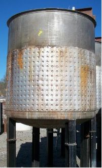 Stainless Steel Tanks: Used 1600 gallon T-304  dish bottom dimple jacketed mixing tank with agitator