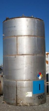 Stainless Steel Tanks: Used 5000 gallon stainless steel storage tank