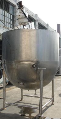 Stainless Steel Kettle: Used Lee 1000 gallon stainless steel hemispherical jacketed kettle with sweep agitator