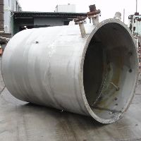 Stainless Steel Tanks: Used 700 gallon vertical stainless steel open top flat bottom tank