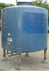 Stainless Steel Tanks: Used 1100 gallon vertical 304 stainless steel dish bottom tank
