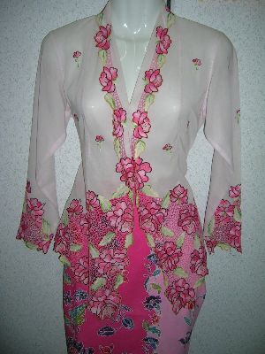 Exclusive Pink Nyonya Kebaya