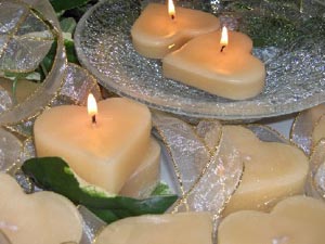 Cream Heart Floating Candle