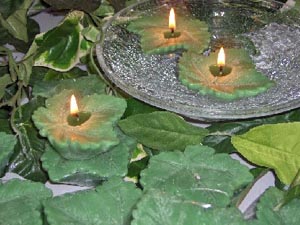 Sycamore Leaf floating candles