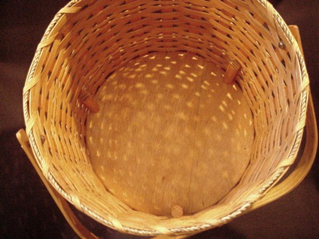 Amish Handmade Round Triple Three Pie Carrier Basket with Wood Handle and Lid