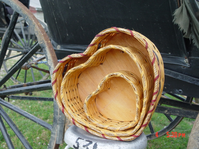Amish Nested stacked Handmade Primitive Medium Heart Country Collectible Basket