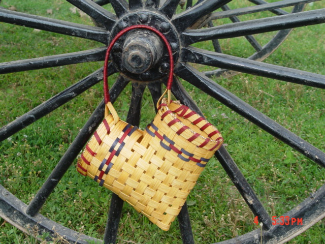 Amish Handmade Collectible Country Home Unique Puffy Heart Basket