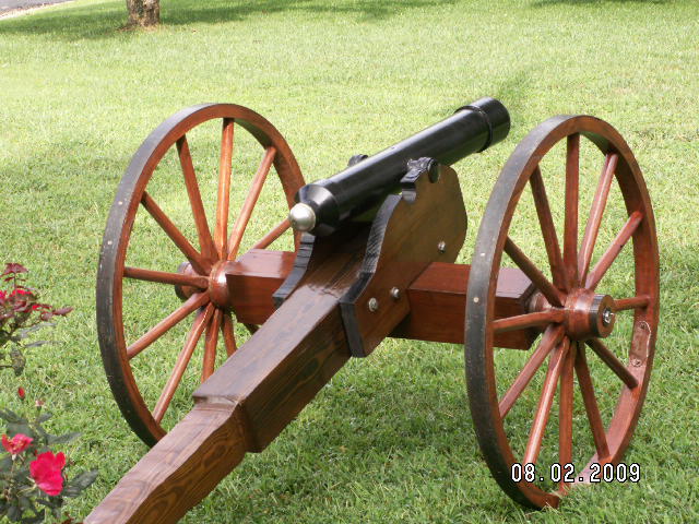 Beautiful cannon built by Harry Anderson, Pleasantville, TN.  Absolutely stunning!